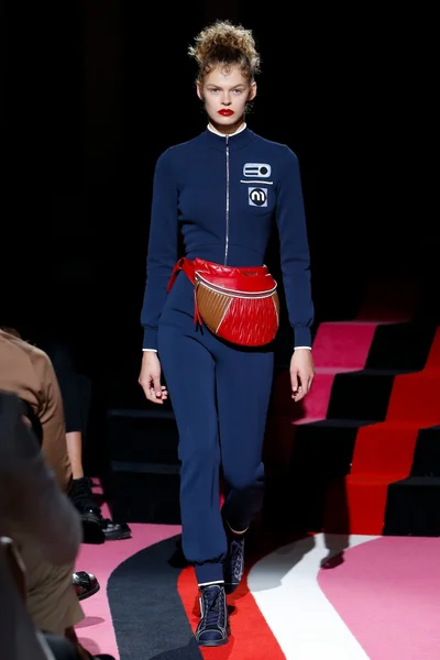Look 5